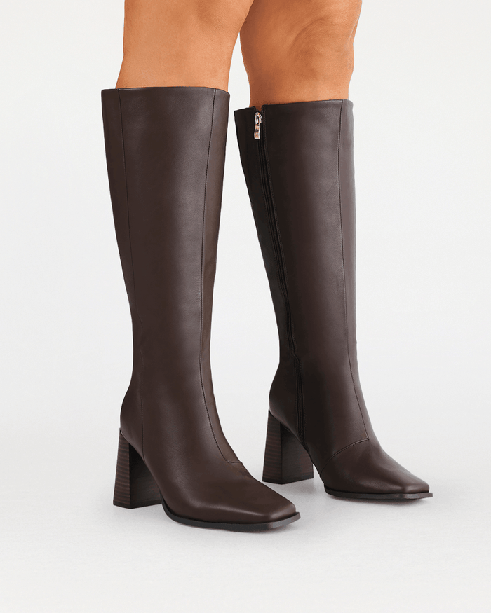 CASTON EXTENDED CURVE - CHOCOLATE-Boots-Billini-Billini