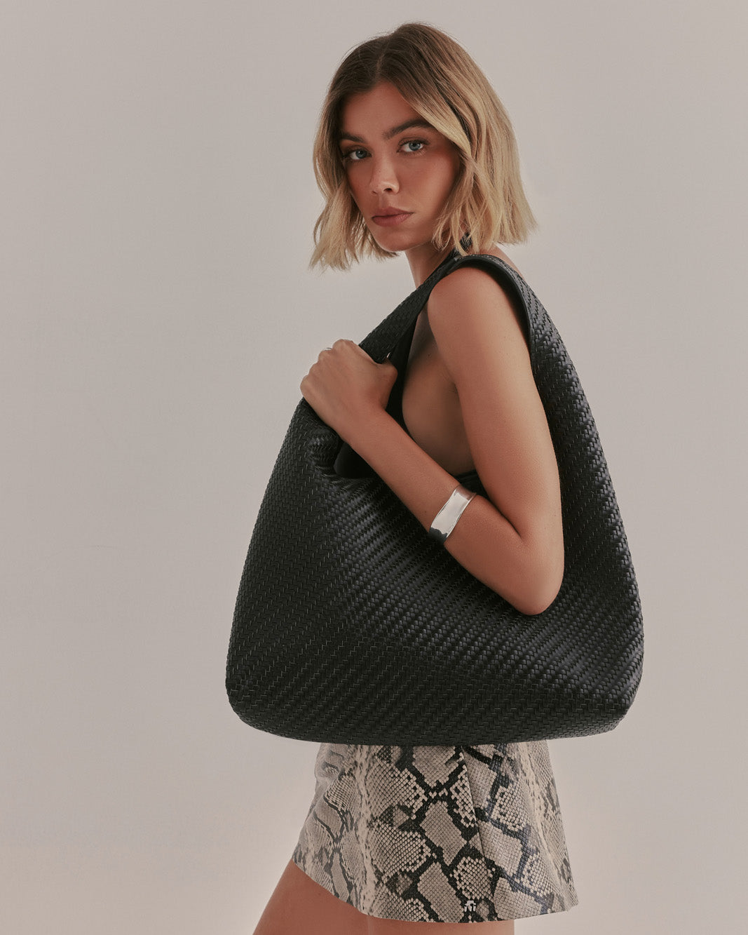 EVERLY SHOULDER BAG - BLACK-Handbags-Billini-Billini