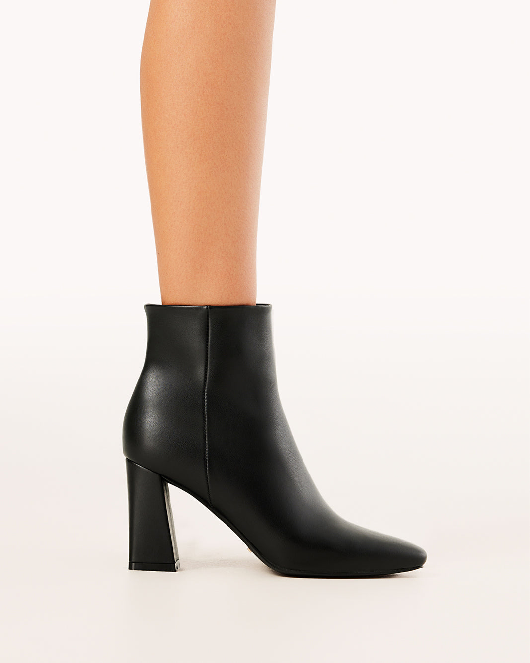INDEERA - BLACK-Boots-Billini-Billini