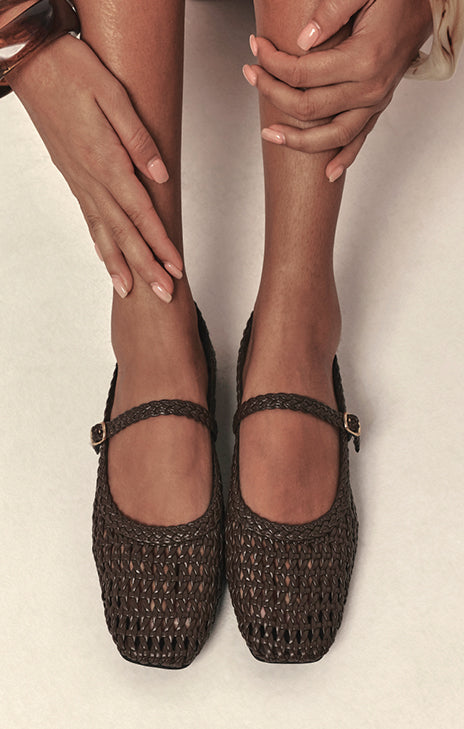 WOVEN FLATS