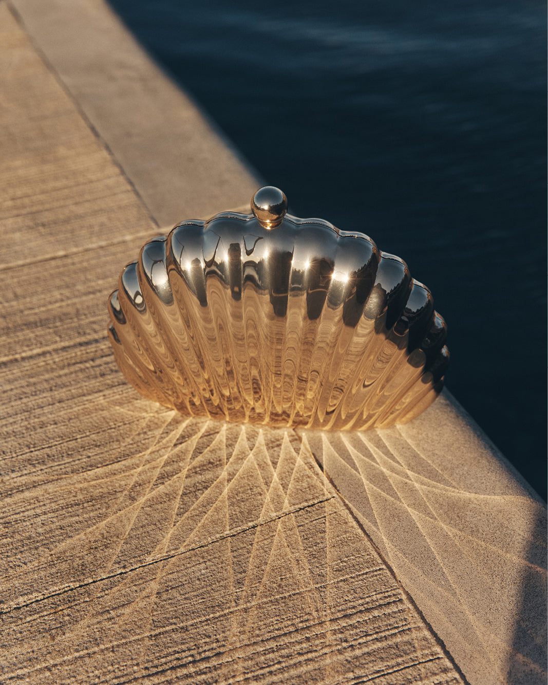 SHELL CLUTCH BAG - GOLD METALLIC-Handbags-Billini-Billini