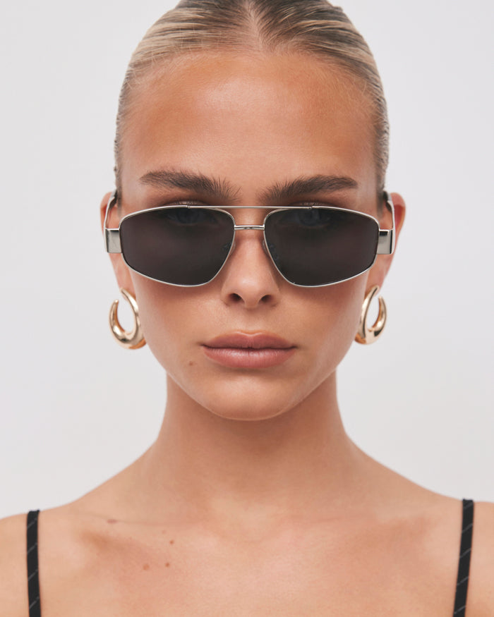 THE EARLE - SILVER-SMOKE-SUNGLASSES-BANBE-O/S-Billini